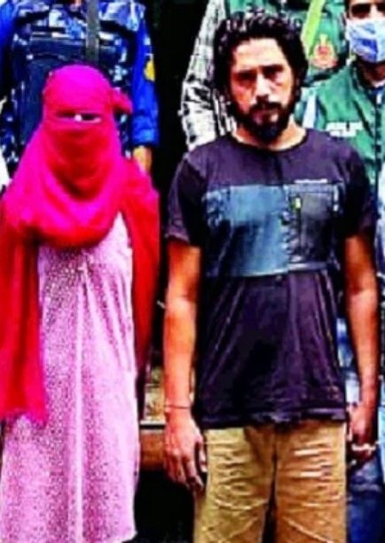 स्पेशल सेल की टीम ने टॉप मोस्ट गैंगस्टर काला जठेड़ी के साथ लेडी डॉन रिवाल्वर रानी को किया गिरफ्तार किया है।