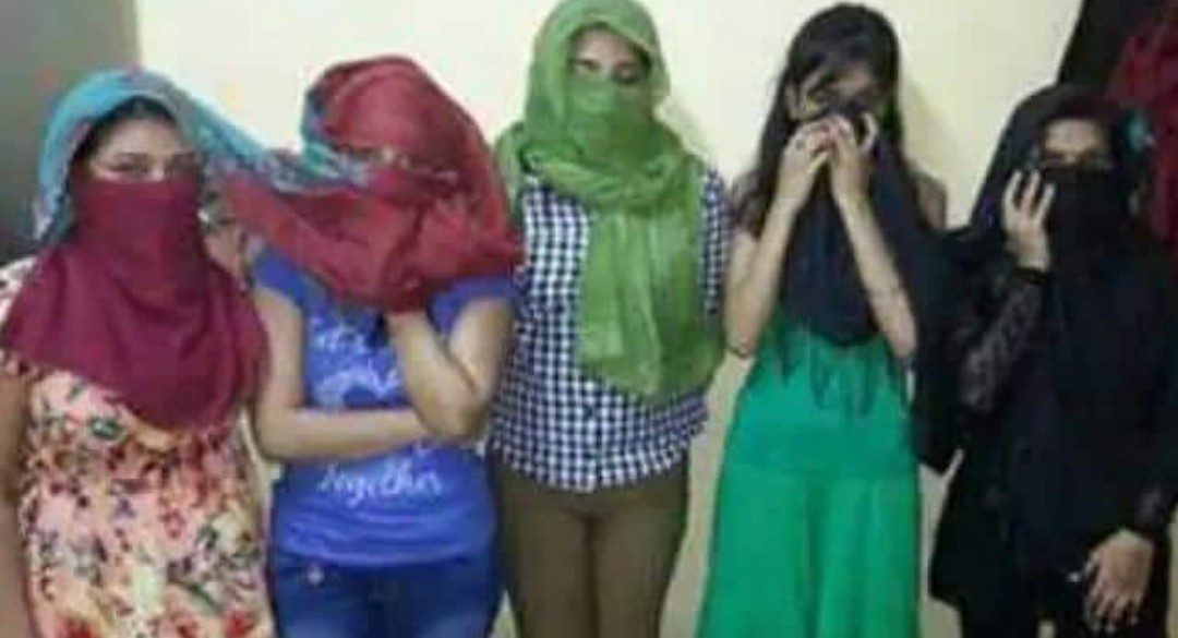 नौकरी के लिए लखनऊ गई थी युवतियां सेक्स रैकेट में फंसी, नौ गिरफ्तार