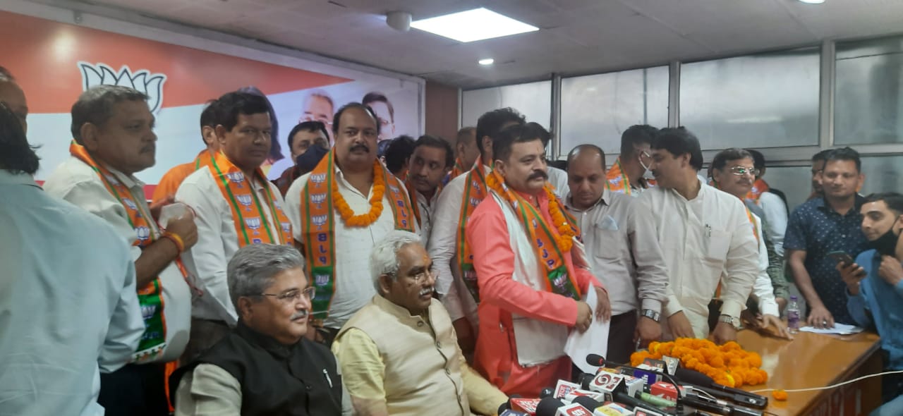 उत्तराखंड में आम आदमी पार्टी को बड़ा झटका, 29 पदाधिकारी और 75 कार्यकर्ता भाजपा में हुए शामिल