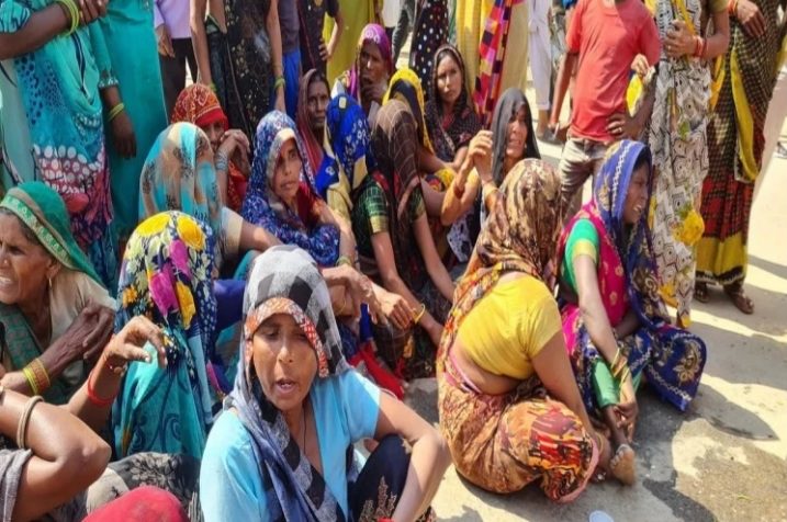 चौकी इंचार्ज की पिटाई से ई रिक्शा चालक की मौत, गुस्साए परिजनों ने हाईवे पर लगाया जाम