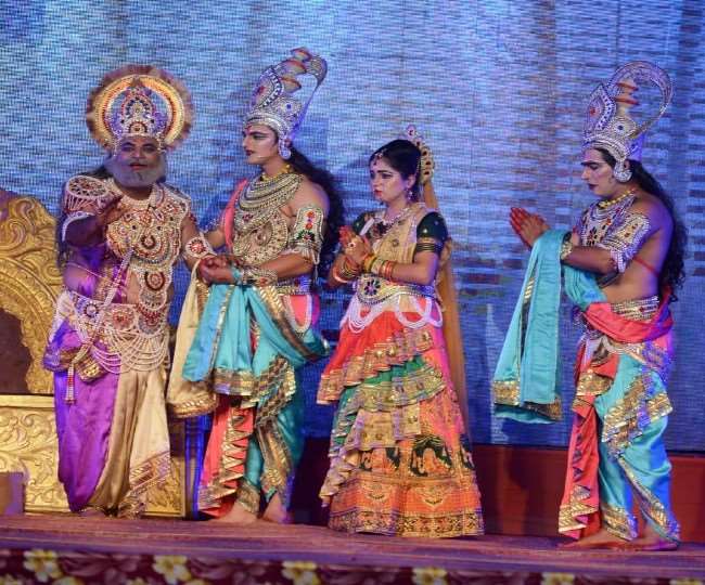 शाहजहांपुर- एक रामलीला… पर दो रामलीला कमेटियों का रोचक घमासान
