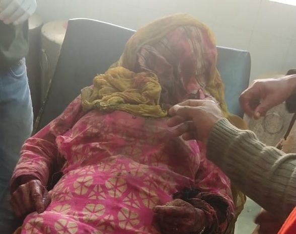पौड़ी जिले में भालू ने महिला पर हमला कर गंभीर रूप से घायल किया, एम्स ऋषिकेश में भर्ती