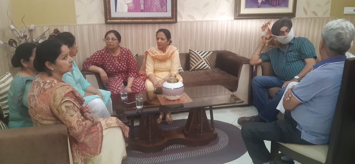 सीबीआई अधिकारी बनकर घर में बदमााशों ने दिनदहाड़े कारोबारी के घर लाखों की लूट की