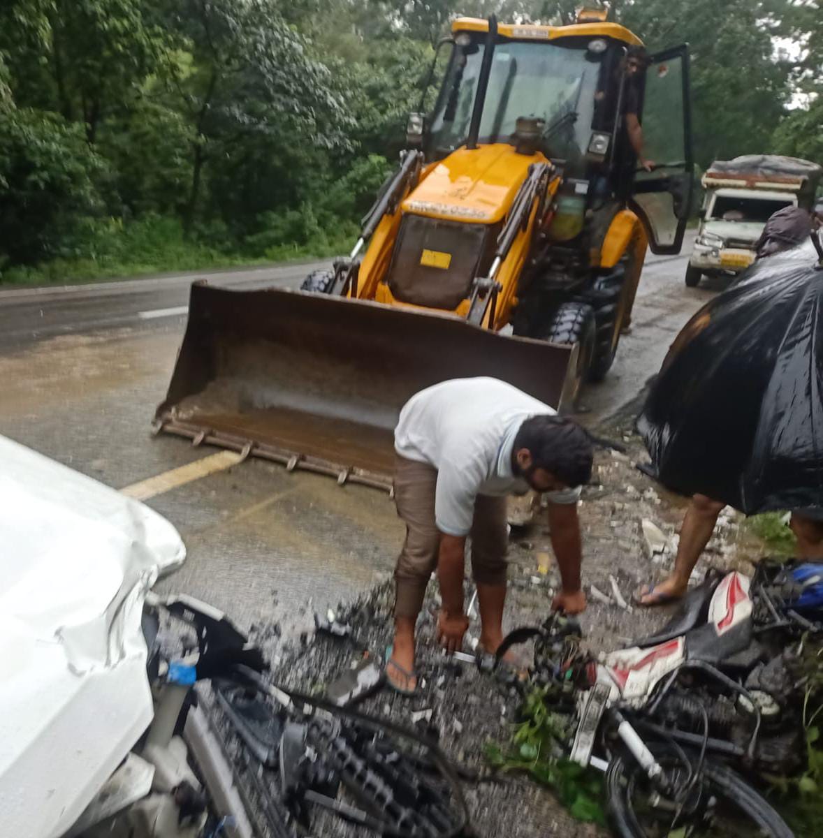 Saharanpur news : ओवरटेक करते समय दो कारें टकराईं, एक व्यक्ति की मौत
