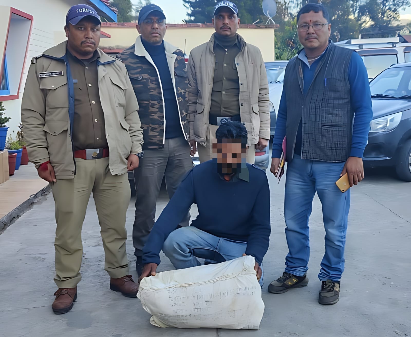 देहरादून में गुलदार की खाल के साथ तस्कर गिरफ्तार