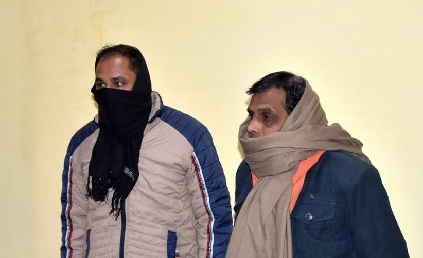 सहारनपुर में मंडल कोषागार का प्रधान लिपिक और होमगार्ड रिश्वत लेते गिरफ्तार