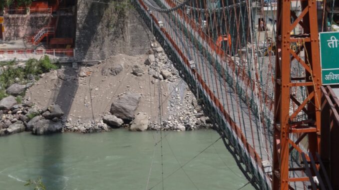 Laxmanjhula bridge