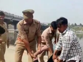 The girl jumped in the Gomti river