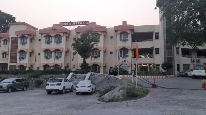 hotal alaknanda