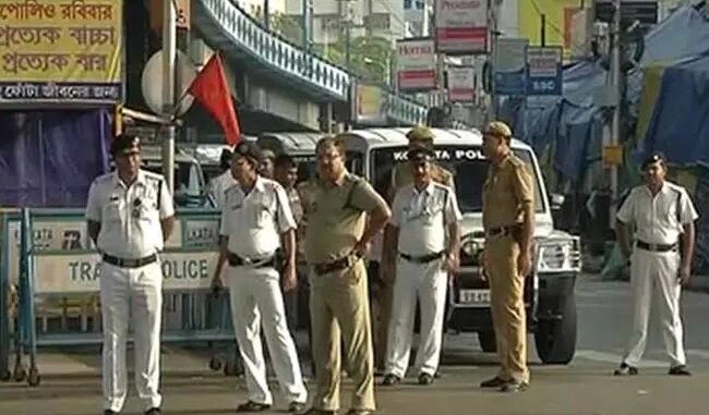 mob attacked the train in Bengal