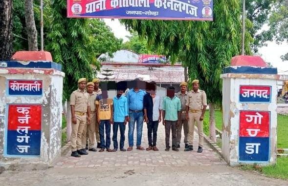 Five wood smugglers caught