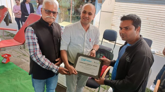 Cancer surgeon Dr Ajit Tiwari honored Cancer surgeon Dr Ajit Tiwari honored