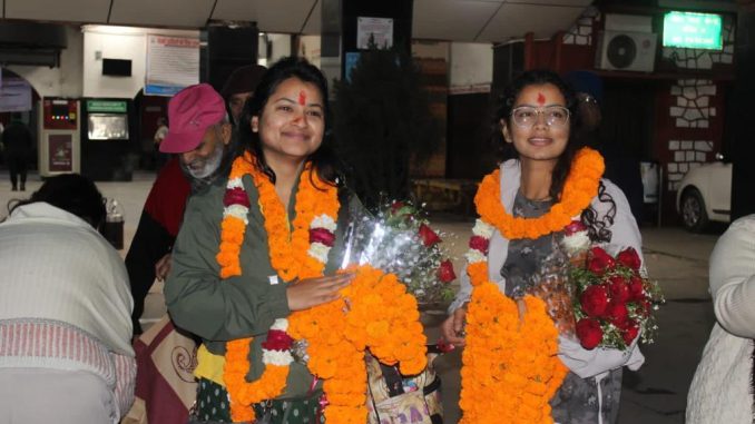 Two girl students of DAV PG College honored