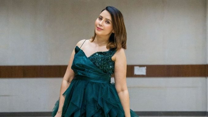rozlyn khan